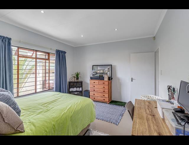 3 BEDROOM CLUSTER FOR SALE IN SUNDOWNER